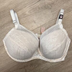Victoria's Secret Lace Underwire Bra